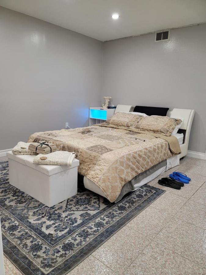 Falstaff Home 多伦多 外观 照片
